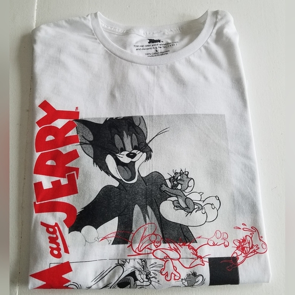 NWOT Tom & Jerry Graphic tshirt Size Large 100% Cotton - Picture 6 of 6